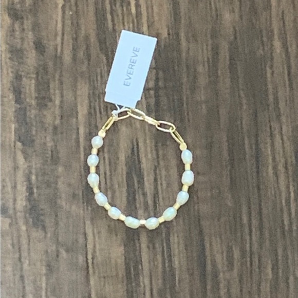 Evereve Macy pearl stretch bracelet - Picture 7 of 8